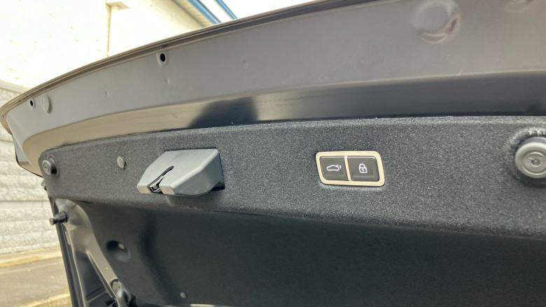 Hyundai IONIQ 6 239kW Ultimate 77kWh 4dr AWD Auto Electric Saloon